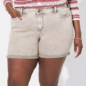 Torrid Women Plus 24 Gray Denim 5 Inch Boyfriend Vintage Stretch Mid-Rise Short
